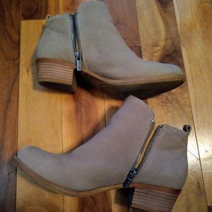 🦋 Lucky Basel Boots